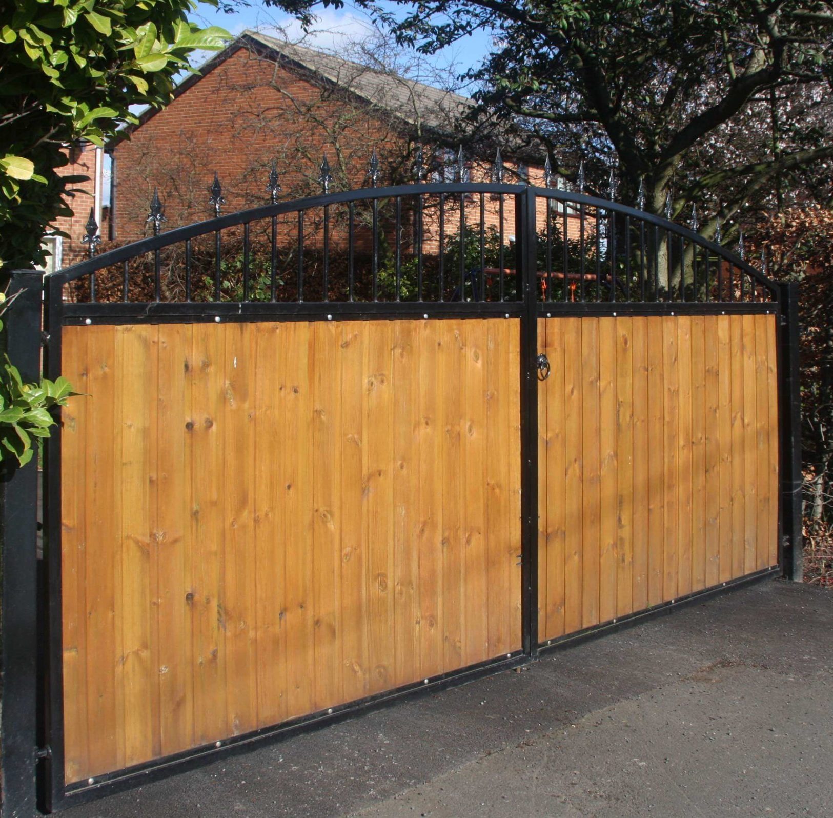 metal wall railing installers Sutton SM1/SM2